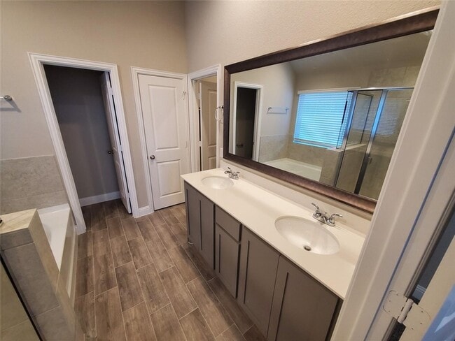 Building Photo - 14928 Chipwood Dr