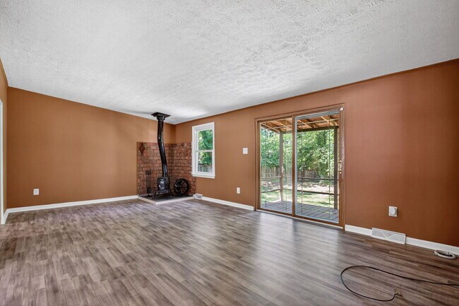 Building Photo - 22929 Town Creek Dr