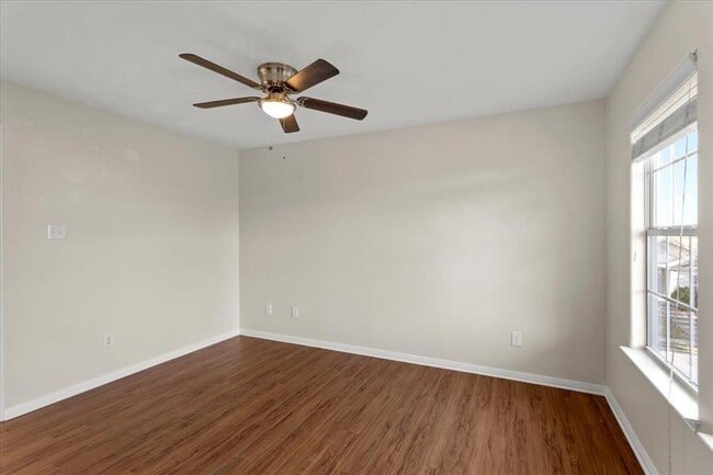 Building Photo - 6001 Perlita Dr