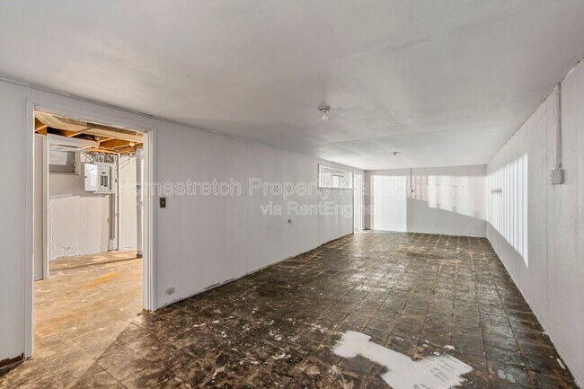 Building Photo - 10224 Lord Dr