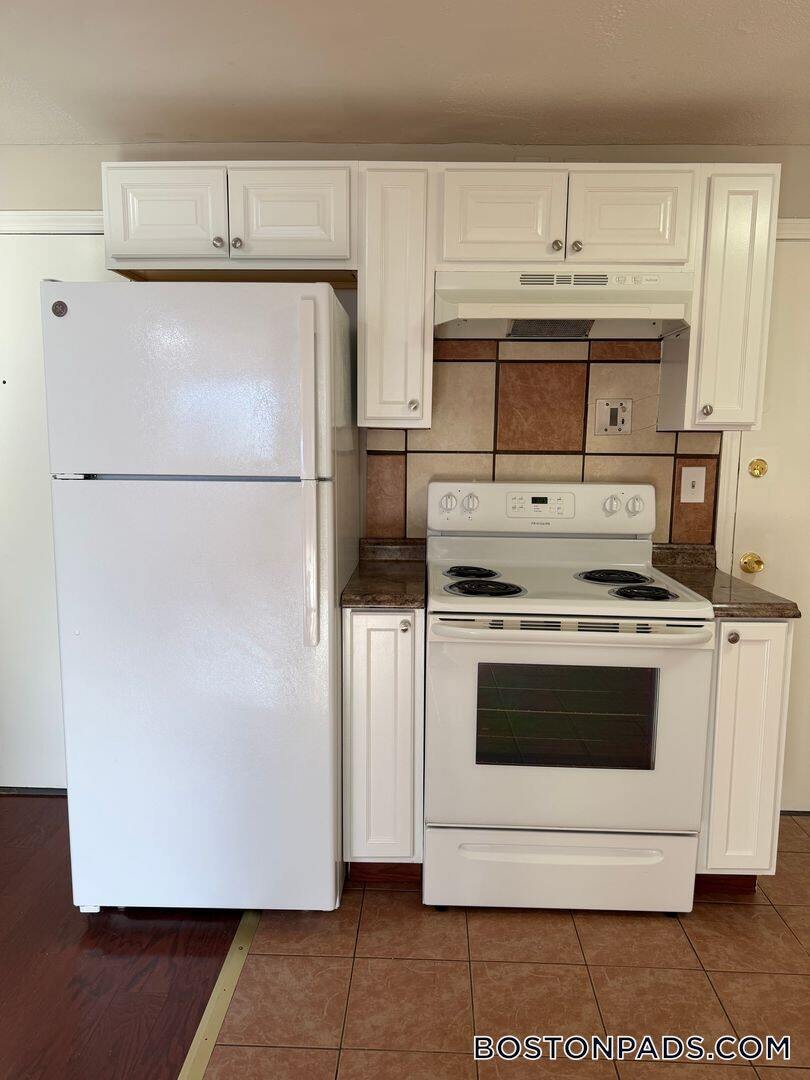 Building Photo - 148 Willard St