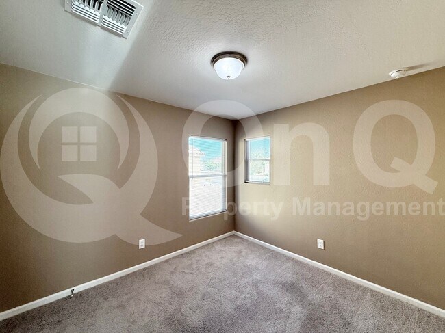 Building Photo - 1036 W Verde Ln