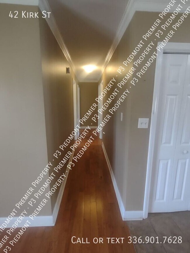 Building Photo - 42 Kirk St