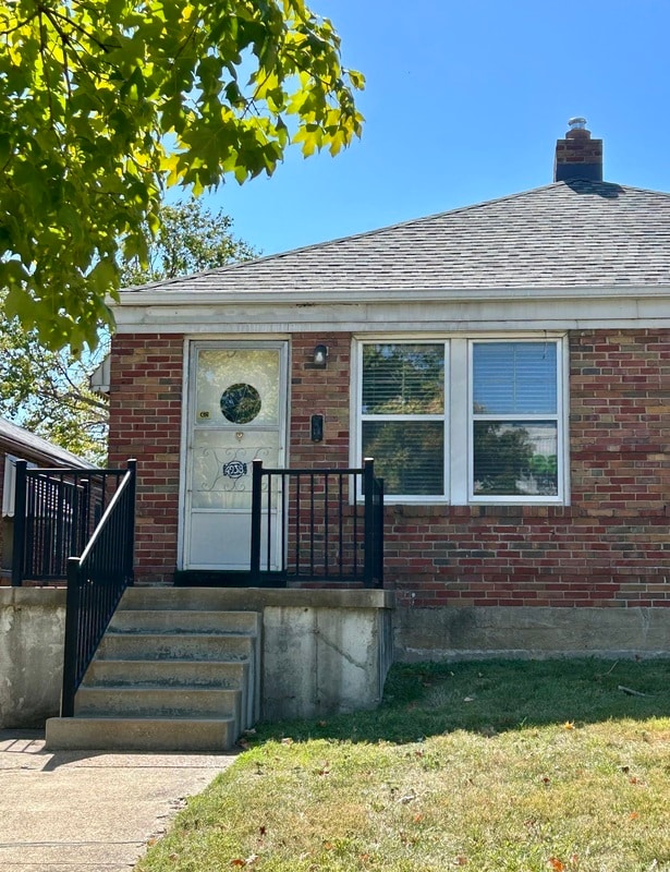 Primary Photo - 4938 Fyler Ave