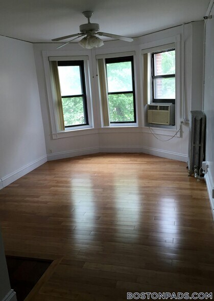 Building Photo - 91 Westland Ave