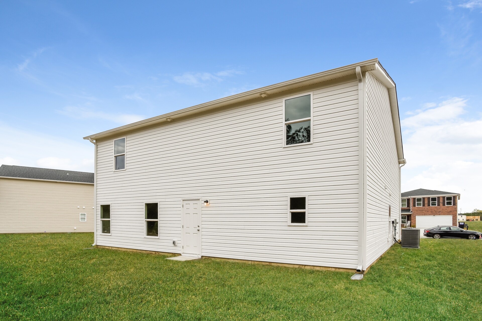 Building Photo - 4047 Lake Russell Dr