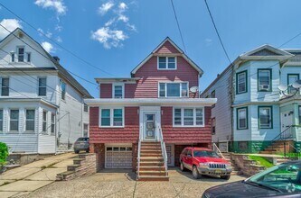 Building Photo - 33 E 42nd St