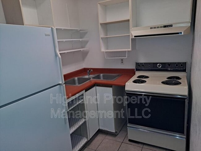 Building Photo - 1000 NE Creston Ln