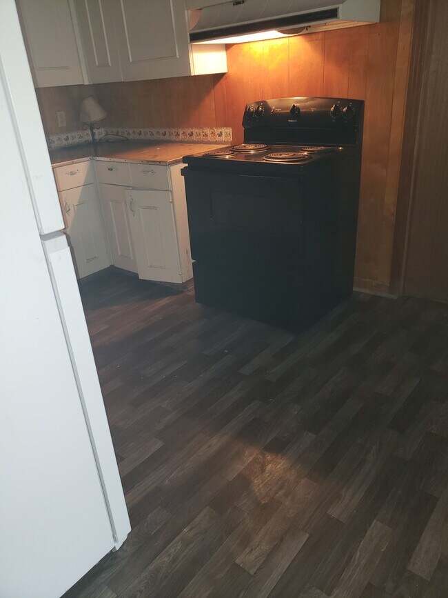 Building Photo - 3132 Charleston Dr