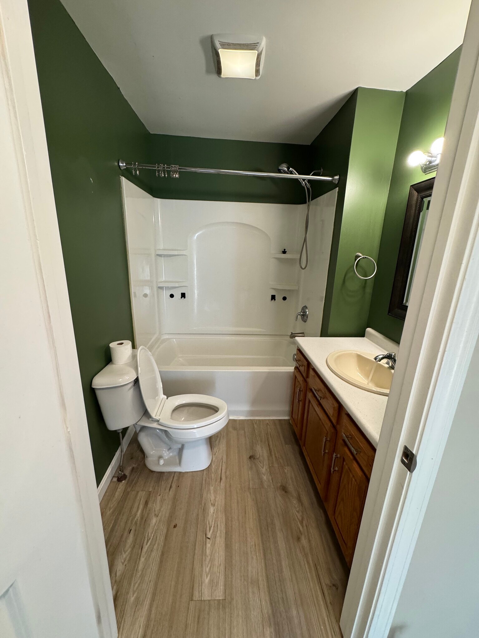 Building Photo - 4 Library St