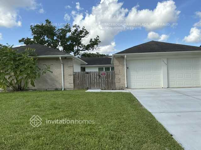 Building Photo - 16223 Barcelona Dr