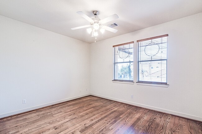 Building Photo - 403 Harborside Way