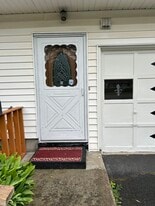 Building Photo - 2718 Stenzel Ave