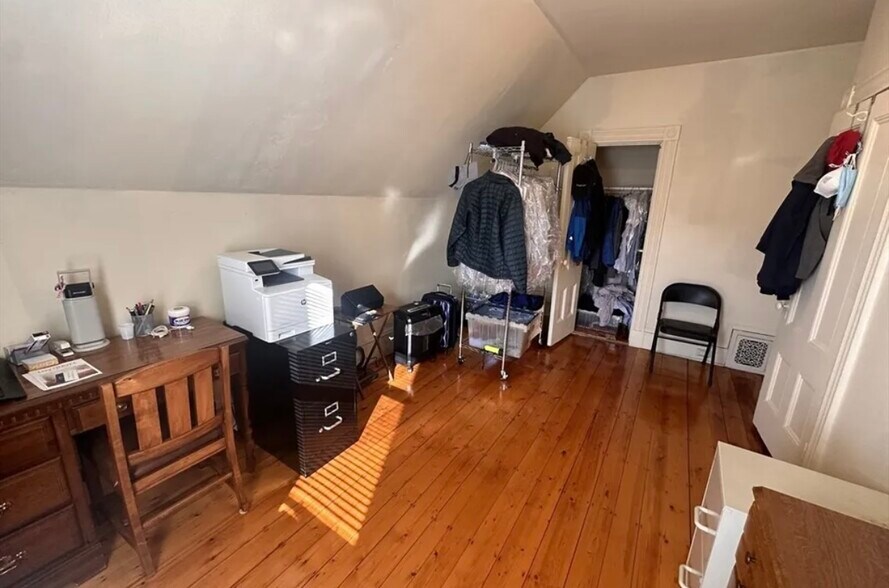 Building Photo - 374 Highland Ave