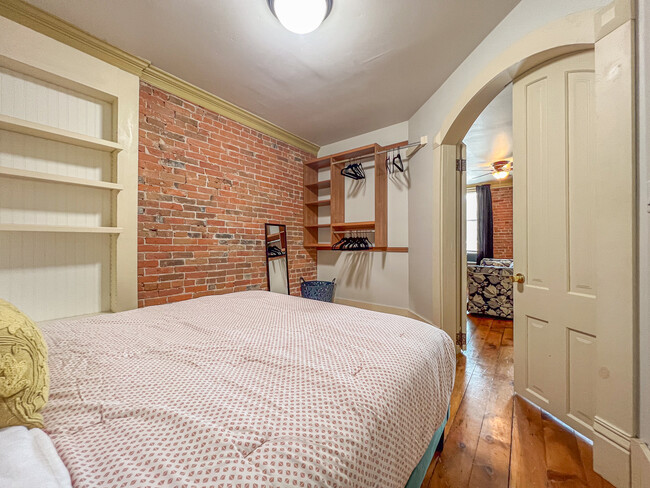 Building Photo - 1175 Iowa St