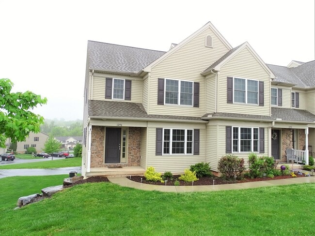 Building Photo - 1296 Overlook Rd