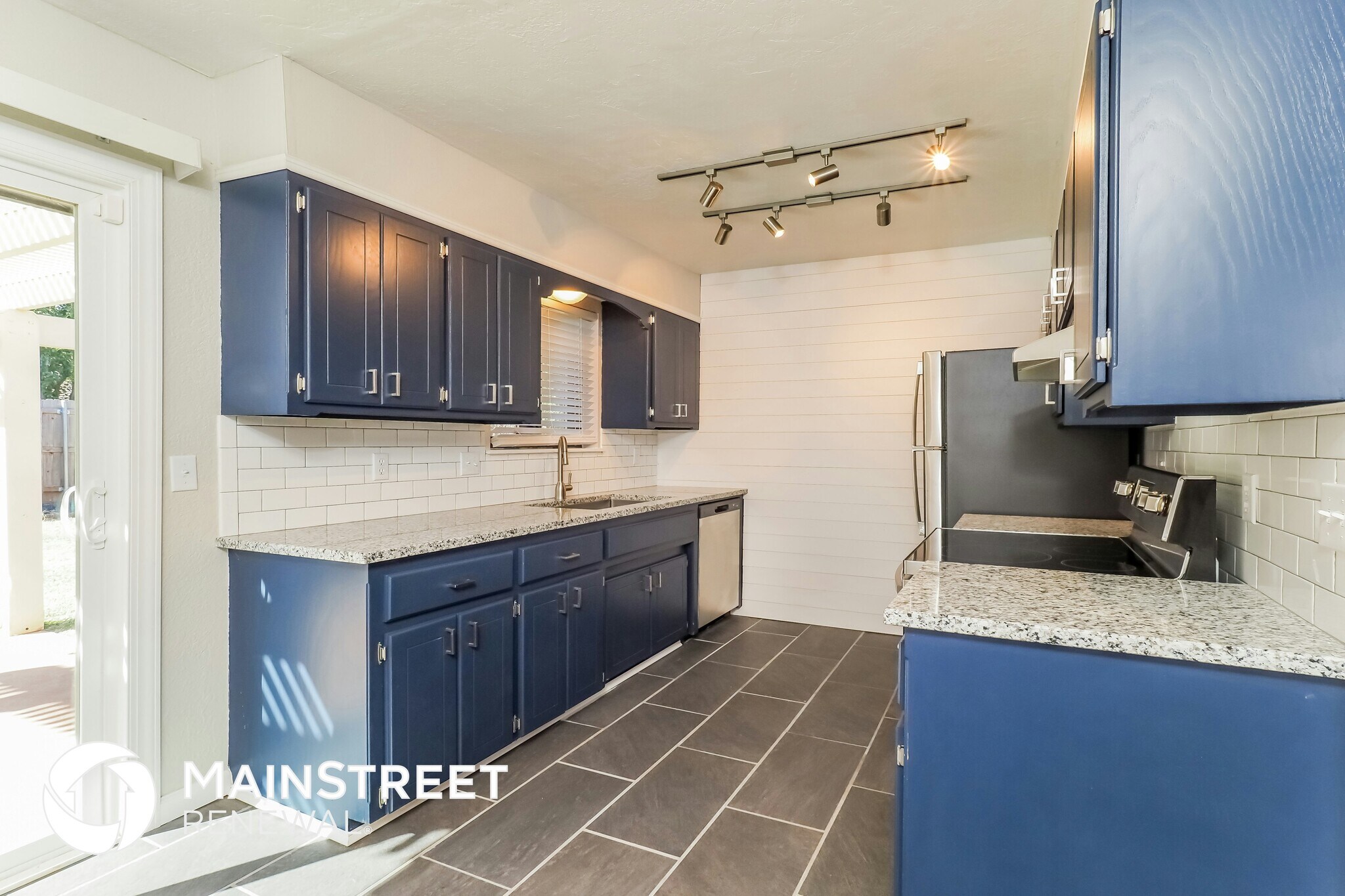 Building Photo - 12 Pueblo