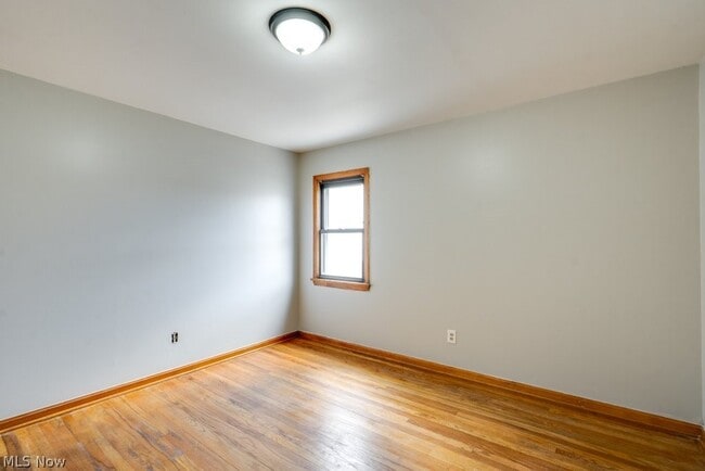 Building Photo - 8514 Deerfield Dr