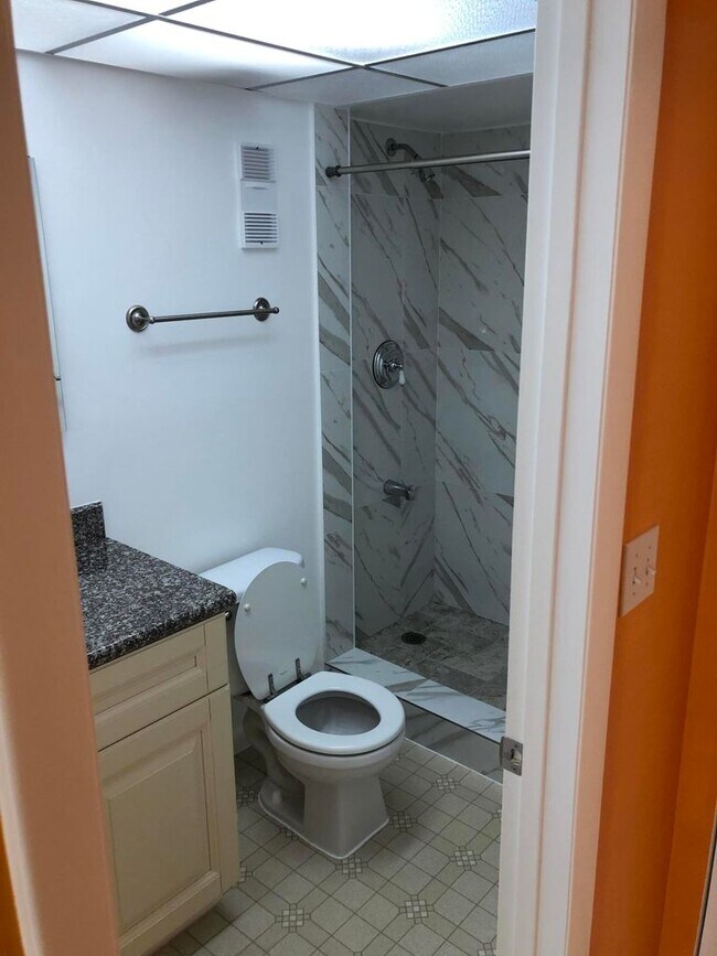 Building Photo - 460 NW 20th St