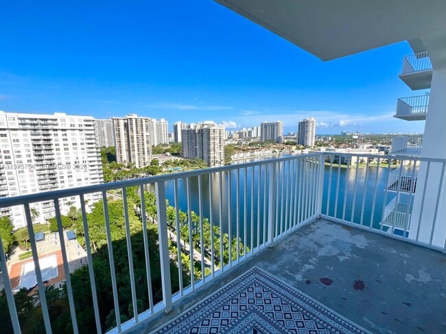 Building Photo - 2801 NE 183rd St