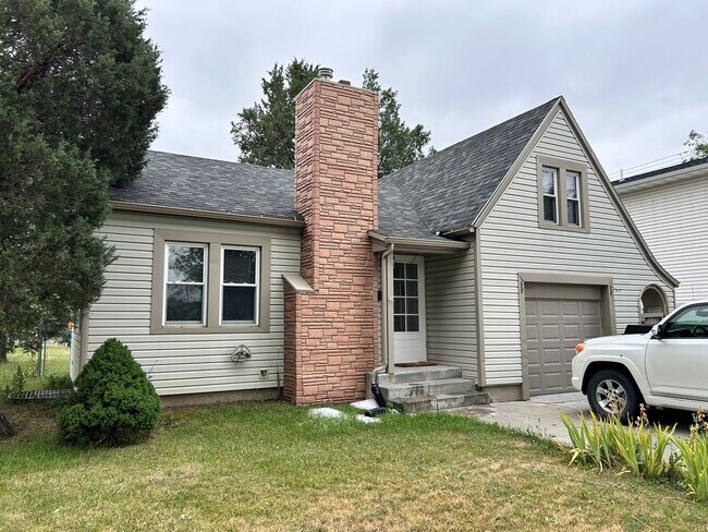 Primary Photo - 3 bed 1 bath Home off Custer Ave