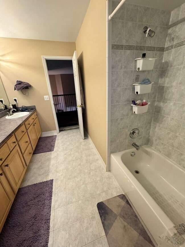 Building Photo - 14466 Doebler Dr