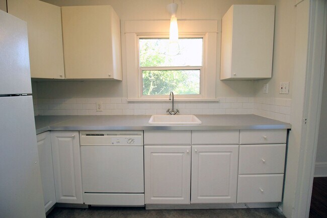 Building Photo - kerby01