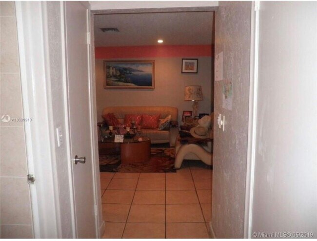 Building Photo - 1741 NE 39th St