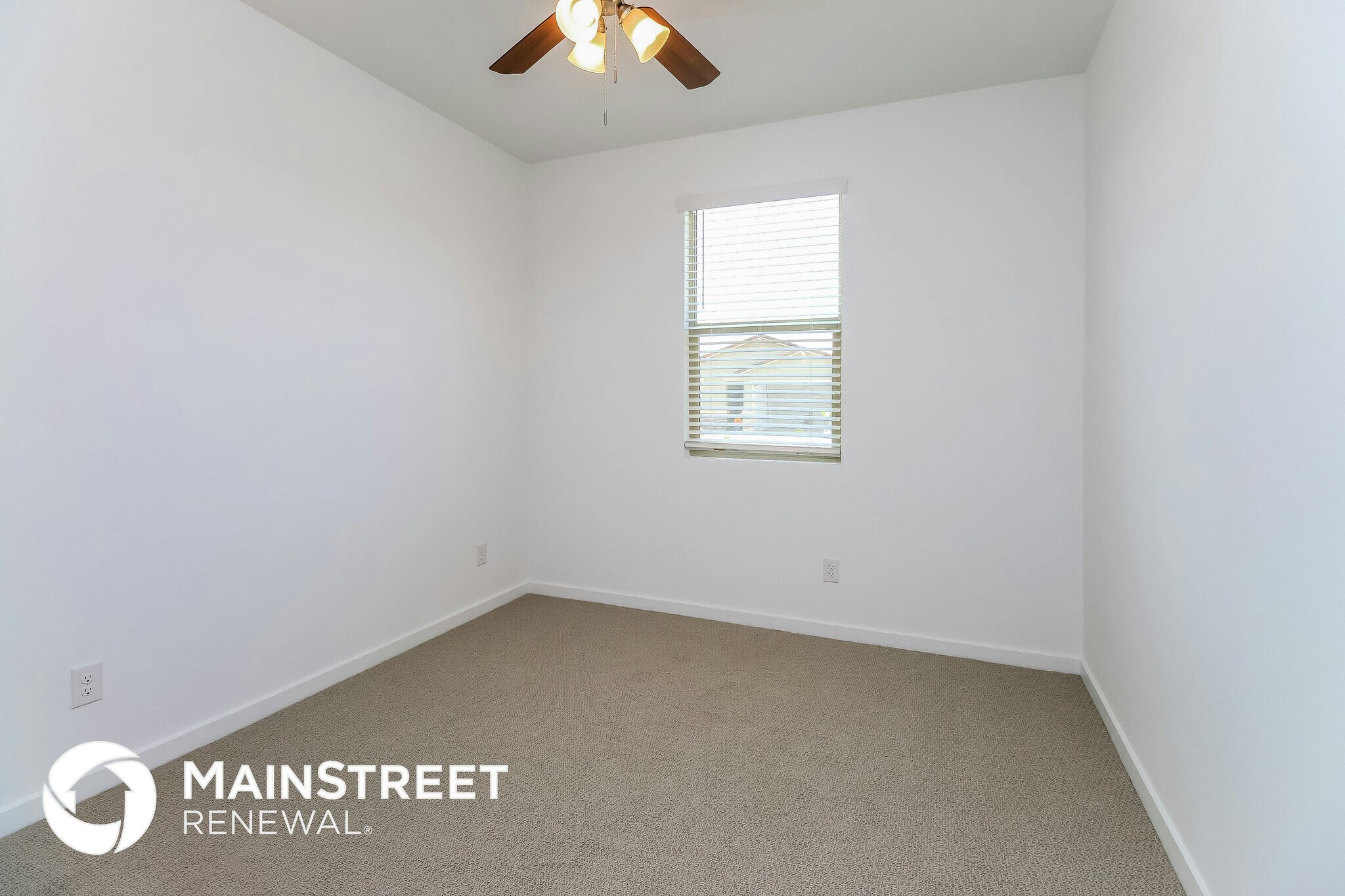 Building Photo - 4576 Stonecrop Dr