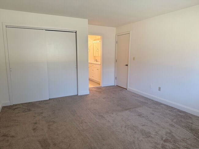 Building Photo - 116 Montoya Dr