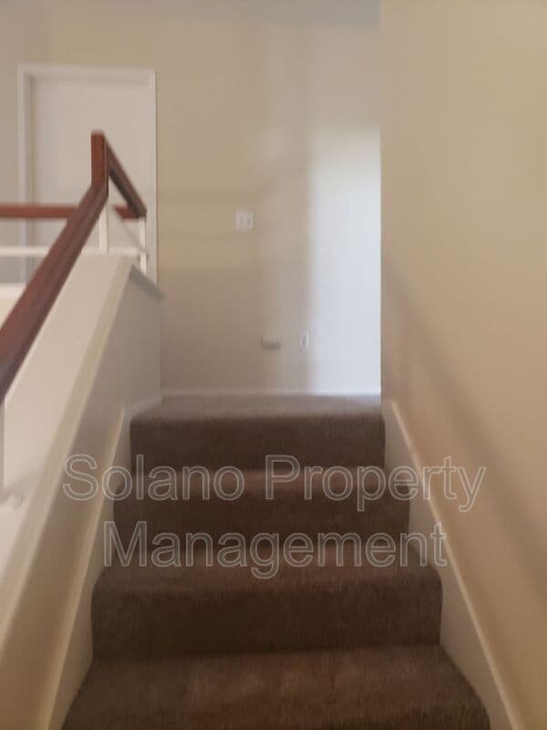 Building Photo - 654 Catalina Cir