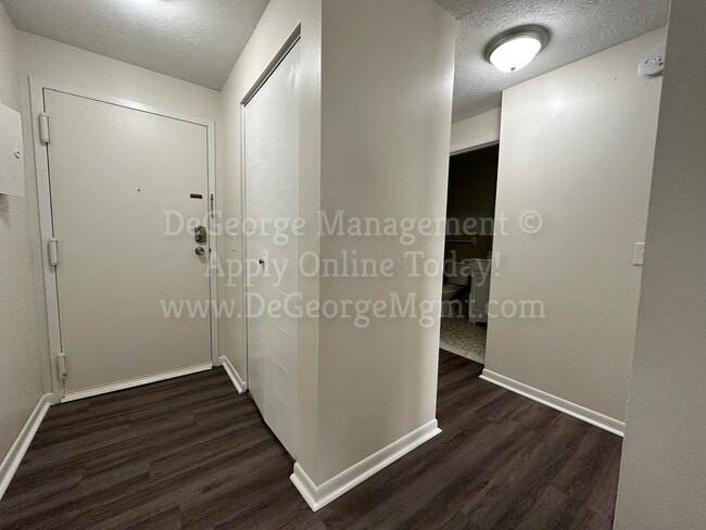 Building Photo - Georgetown Manor Apartments for Rent in West Irondequoit, NY