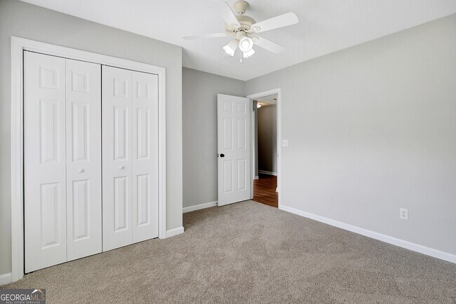 Building Photo - 75 Rock Mill Ct
