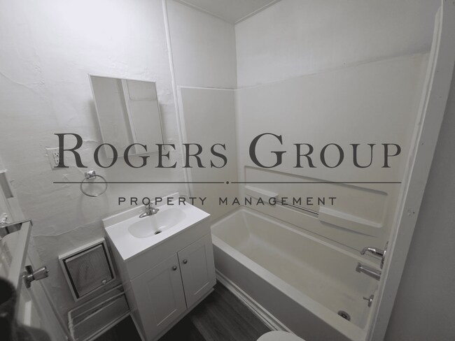 Building Photo - 121 Burwell Ave