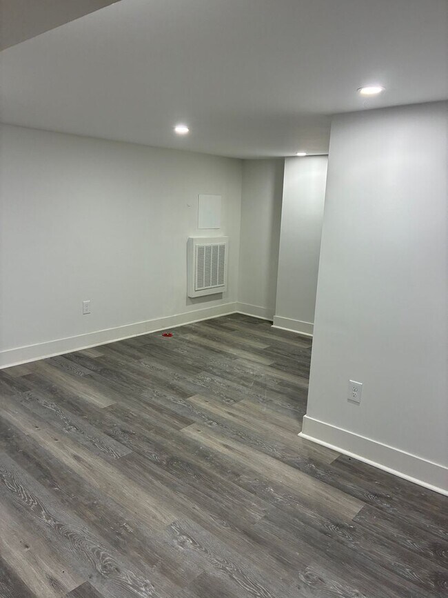 Building Photo - 1539 Lowrie St