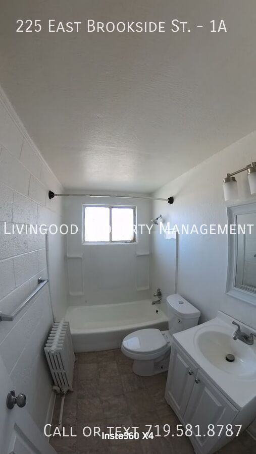 Building Photo - 225 E Brookside St