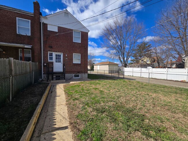 Building Photo - **3 BEDROOM TOWNHOME IN BALTIMORE COUNTY COMING SOON**