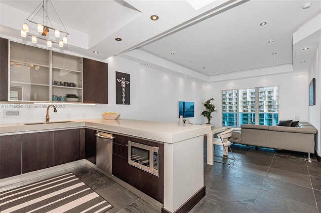 Building Photo - 2301 Collins Ave