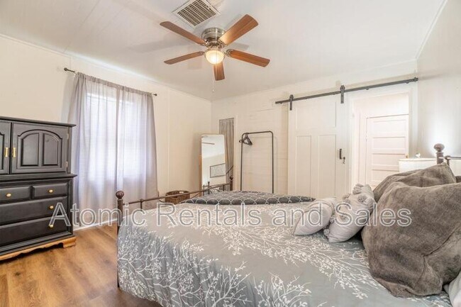 Building Photo - 614 E Brushy Valley Dr