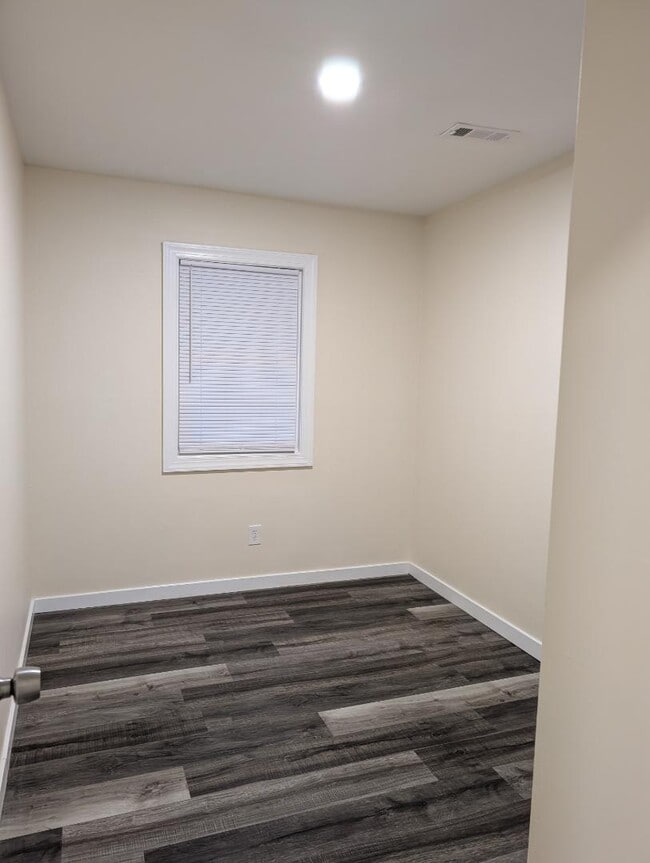 Building Photo - 8700 Doss Rd