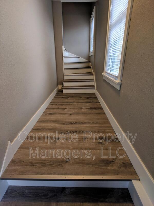 Building Photo - 262 S Pearl St