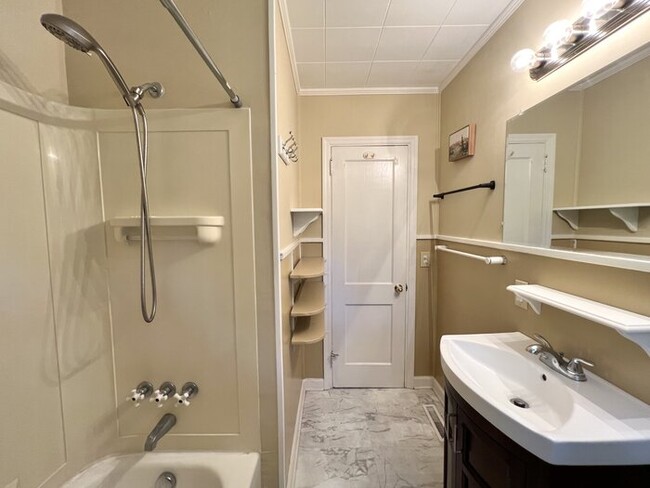Building Photo - 1266 Pinecrest Dr