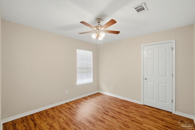 Building Photo - 4712 Thousand Oaks Blvd