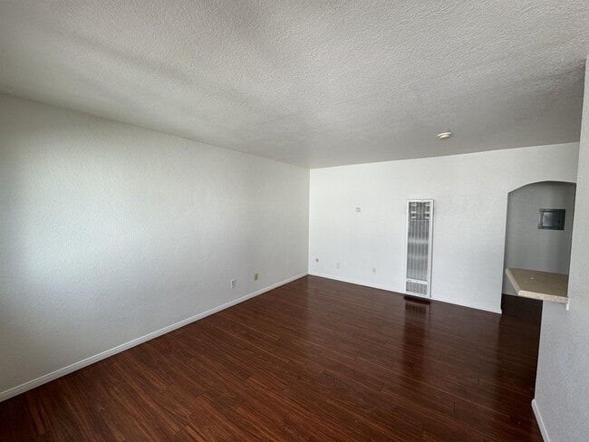 Building Photo - 14 14th St