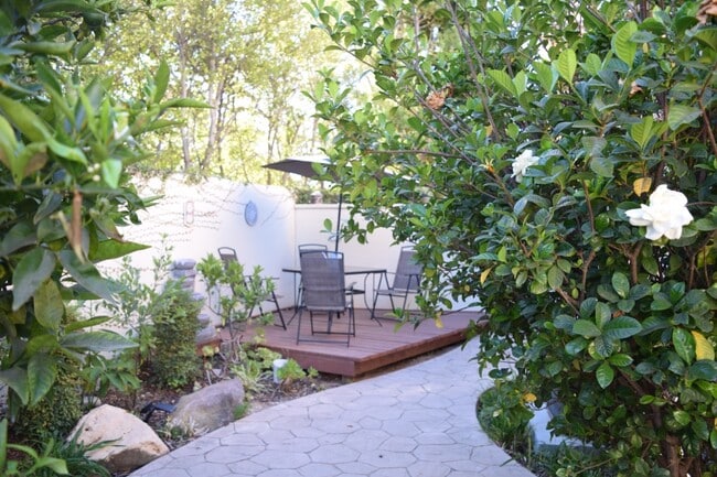 Building Photo - 1144 Corte Riviera