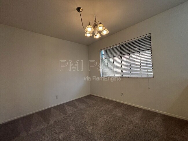 Building Photo - 3509 W Greentree Cir