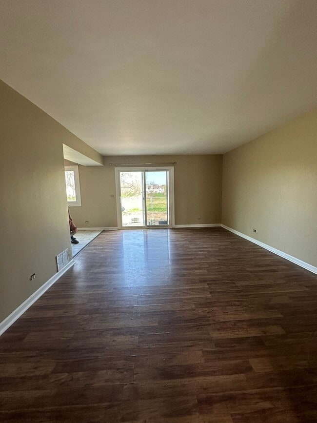 Building Photo - 2152 Mallard Ln