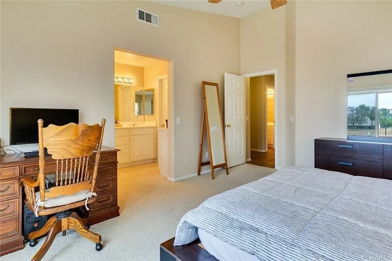 Building Photo - 15309 La Palma Way