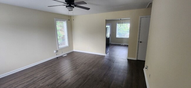 Building Photo - 125 Grange Dr