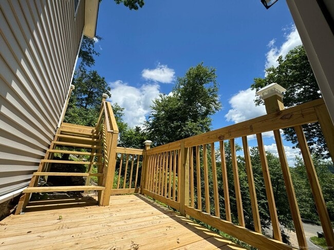 Building Photo - 22 Hemlock Trail